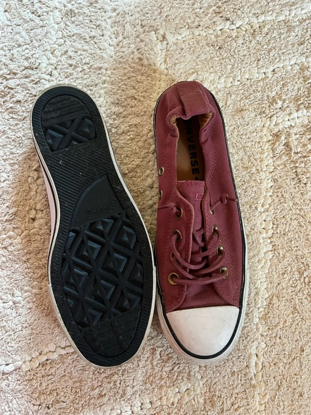 Converse Shoreline Slip-On Sneakers in Burgundy - Picture 3 of 6